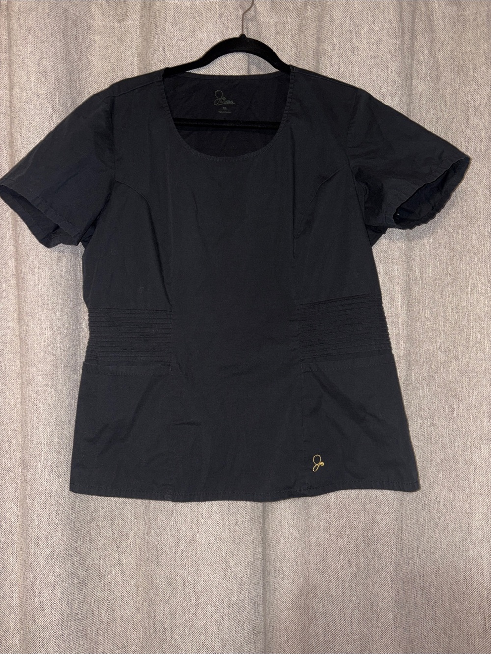 Jaanuu Black Short-Sleeve 2 pocket pintuck Medical Scrub Top legacy style J96017